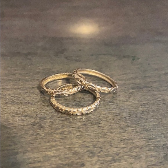 Jewelry - Set of 3 diamond cut stack rings